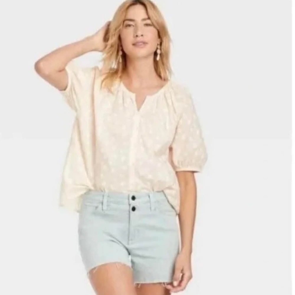 Universal Thread Light Cream Blouse